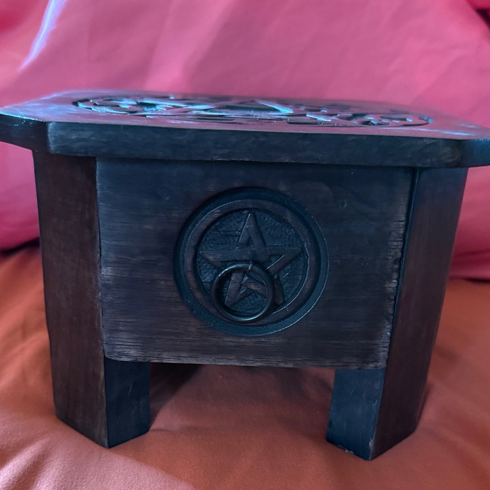 Wiccan Mini Altar Dark Brown Wooden Box with Pentacle Design